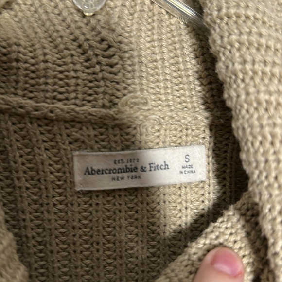 Abercrombie & Fitch Tan Chunky Knit Oversized Turtleneck Sweater Size Small - Picture 3 of 4